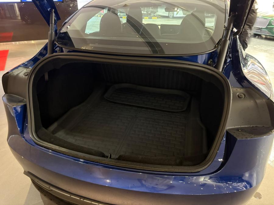 Model 3 AWD - Image 5